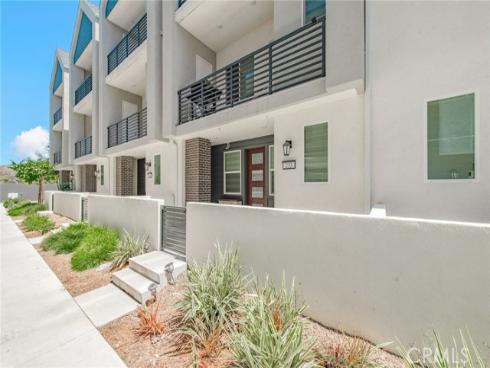 233  Sash  , Irvine, CA