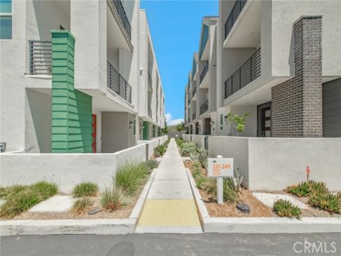 233  Sash  , Irvine, CA