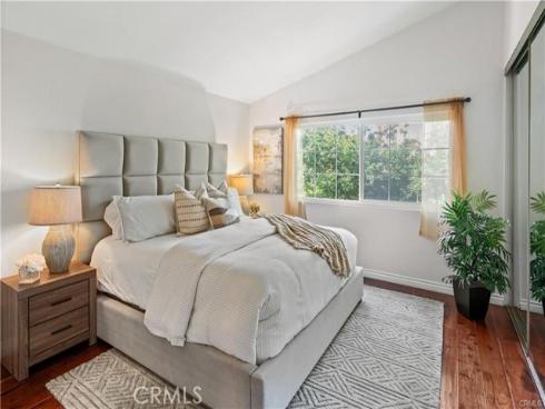 61 Bridgeport , Irvine, CA