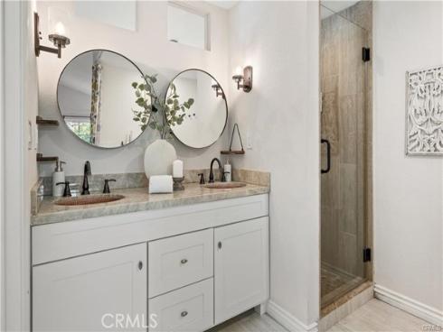 61 Bridgeport , Irvine, CA