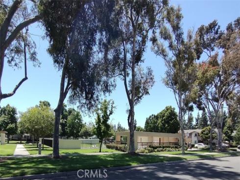 36 Woodleaf , Irvine, CA
