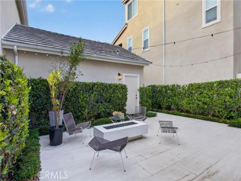 382 Chorus , Irvine, CA
