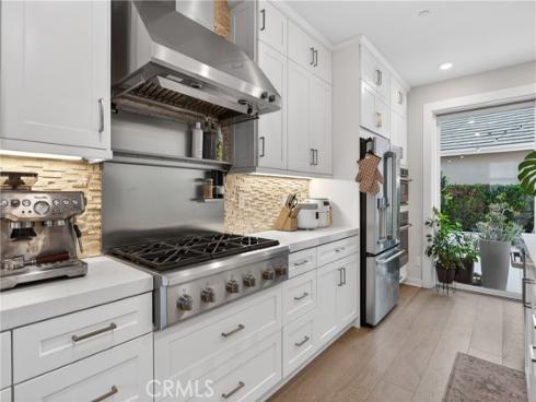 382 Chorus , Irvine, CA