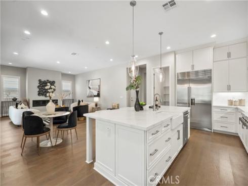 370 Sawbuck , Irvine, CA