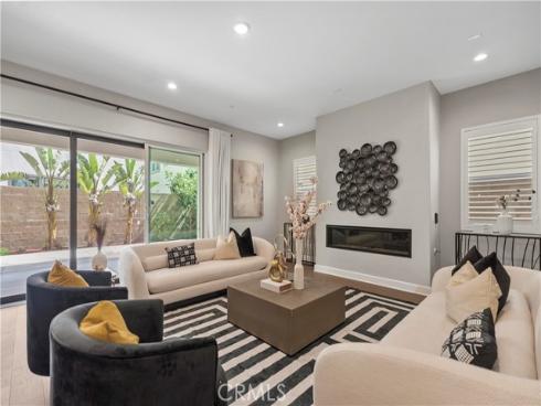 370 Sawbuck , Irvine, CA
