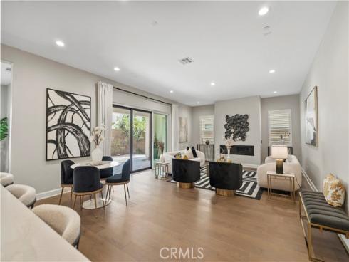 370 Sawbuck , Irvine, CA