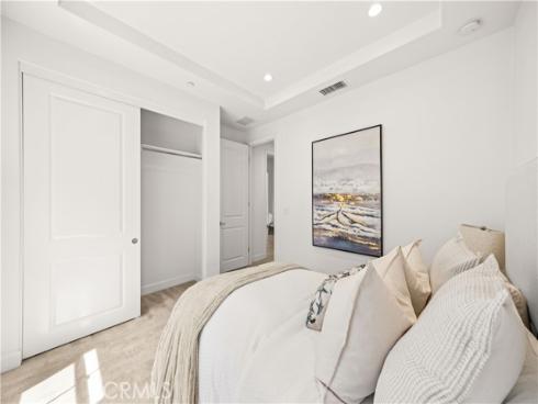 68 tollson , Irvine, CA