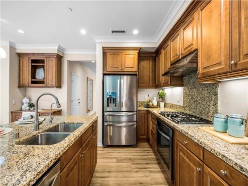71  Brindisi  , Irvine, CA