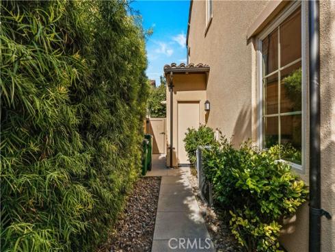 71  Brindisi  , Irvine, CA