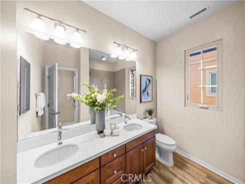 71  Brindisi  , Irvine, CA