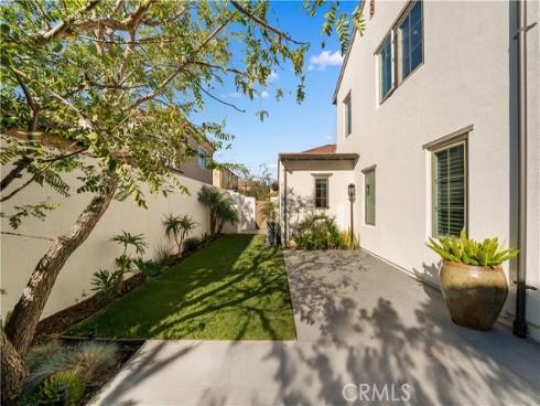 126 Bellini , Irvine, CA