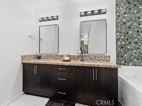 21 Gramercy 220 , Irvine, CA