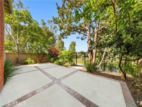 4181 Sandburg Way, Irvine, CA