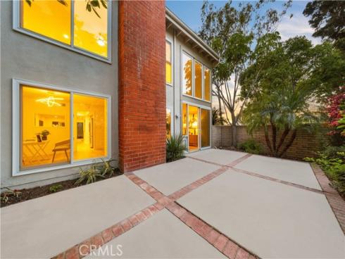 4181 Sandburg Way, Irvine, CA