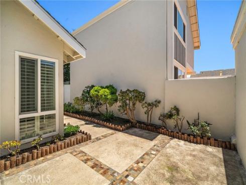 12 Nutwood , Irvine, CA