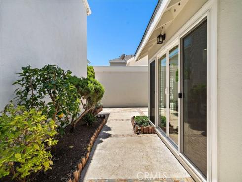 12 Nutwood , Irvine, CA