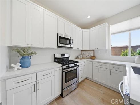 6  Bowie  , Irvine, CA