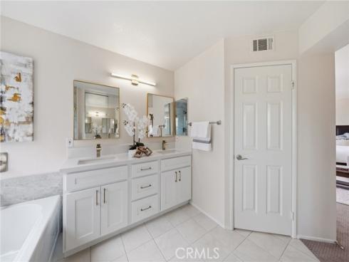 6  Bowie  , Irvine, CA