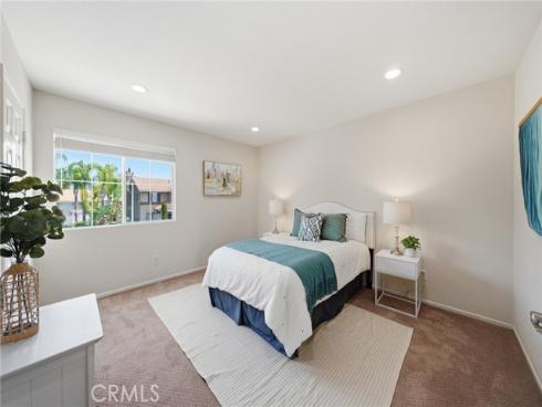 6  Bowie  , Irvine, CA