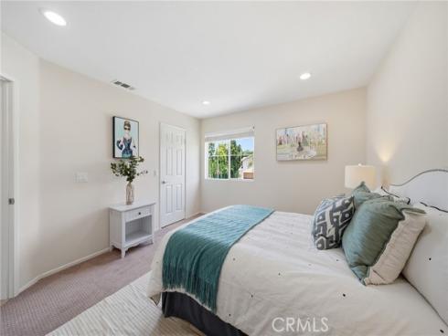 6  Bowie  , Irvine, CA