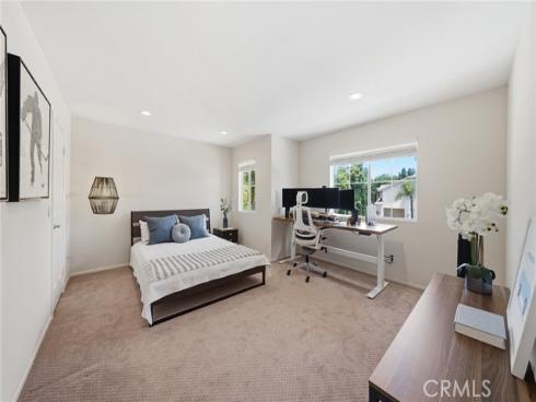 6  Bowie  , Irvine, CA