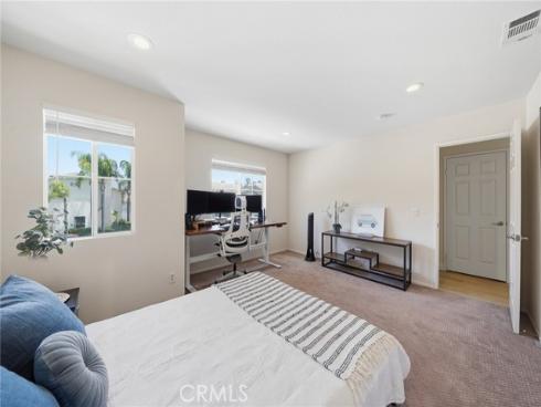 6  Bowie  , Irvine, CA