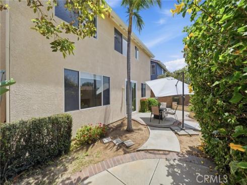 6  Bowie  , Irvine, CA
