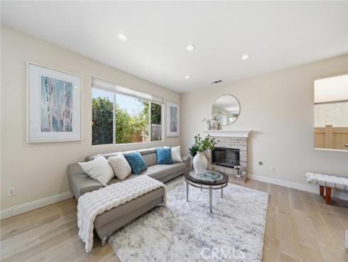 6  Bowie  , Irvine, CA