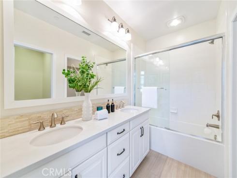 68 Rose Arch , Irvine, CA