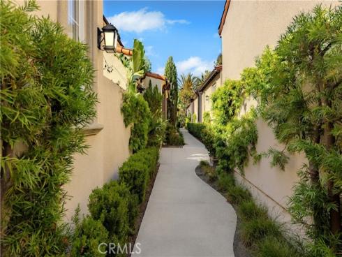 77  Canyoncrest  , Irvine, CA