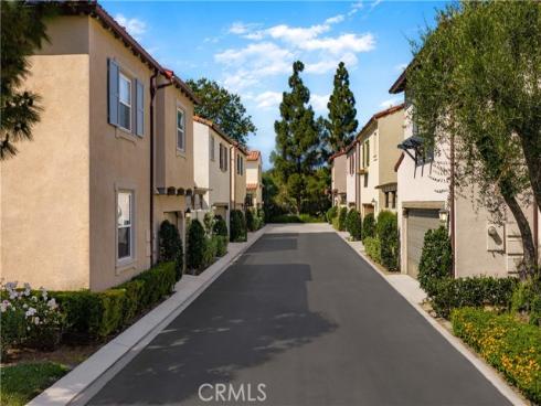 77  Canyoncrest  , Irvine, CA