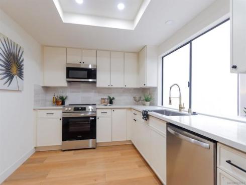 10  Morena  8 , Irvine, CA
