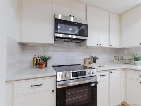 10  Morena  8 , Irvine, CA