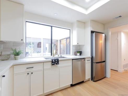 10  Morena  8 , Irvine, CA