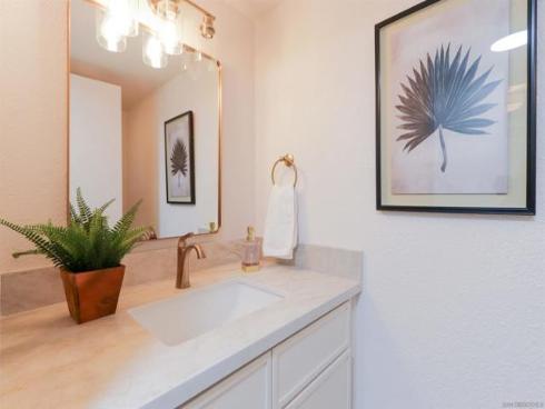 10  Morena  8 , Irvine, CA