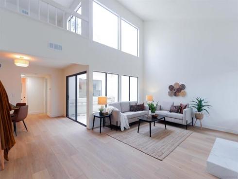 10  Morena  8 , Irvine, CA