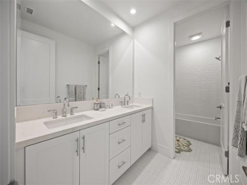 135 Oakstone , Irvine, CA