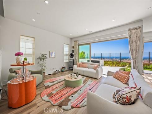 135 Oakstone , Irvine, CA