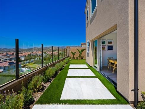 135 Oakstone , Irvine, CA