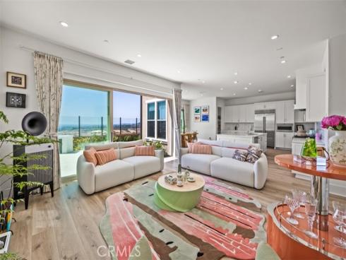 135 Oakstone , Irvine, CA