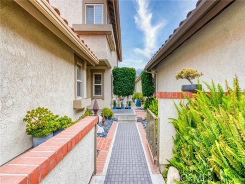 55 Fabriano , Irvine, CA
