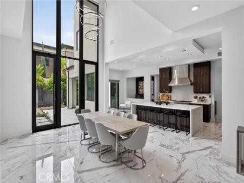61  Iluna  , Irvine, CA