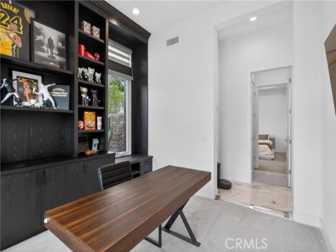 61  Iluna  , Irvine, CA