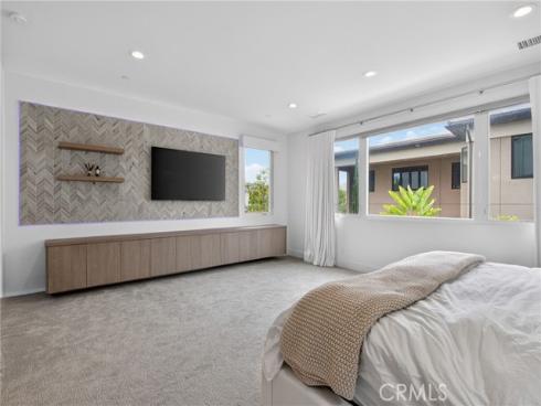 61  Iluna  , Irvine, CA
