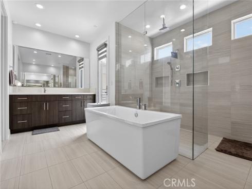 61  Iluna  , Irvine, CA