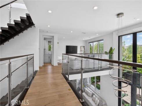 61  Iluna  , Irvine, CA