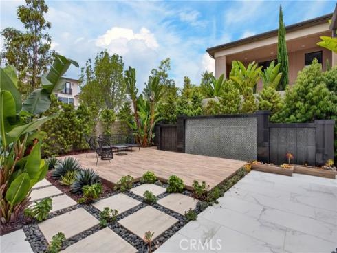 61  Iluna  , Irvine, CA