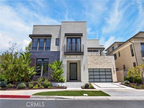 61  Iluna  , Irvine, CA