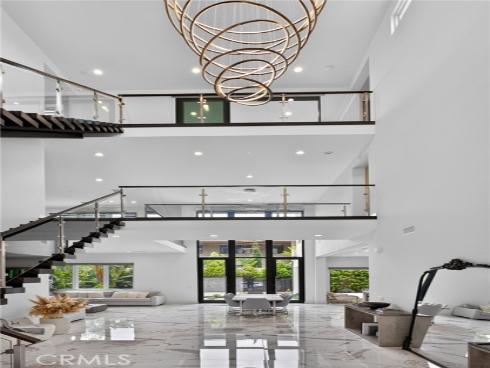 61  Iluna  , Irvine, CA