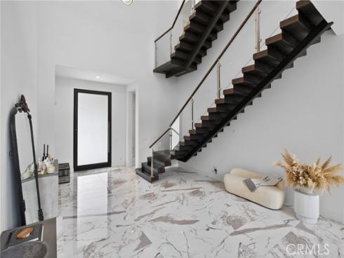 61  Iluna  , Irvine, CA